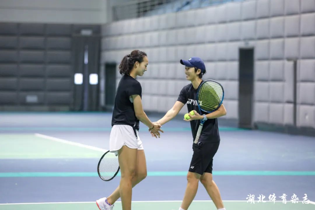 鹈鹕选择边 鹈鹕选择边